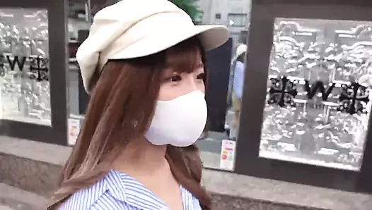 Gevşek kadın kıyafetlerini çıkardığında, seksi bir vücudu vardı! Vajina ekmek kitabını yalamayı seven güzel bir kadın!