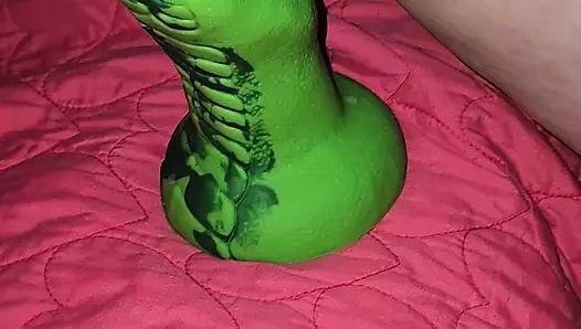 Fahişe amcığımın derinliklerinde büyük oyuncak