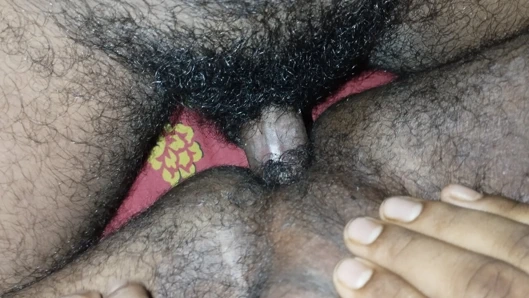 Ateşli hintli oğlanı sikiyor