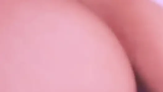 Kız öğrenci öğretmeninin üstüne atlamak için kaçıyor.