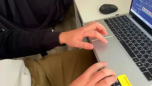 Göğüslü Üvey Kız Kardeşim Beni En Iyi Oral Seksle Şaşırttı