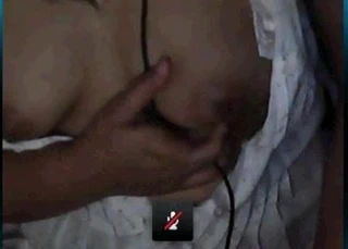 Yaramaz Filipinli Erica p. göğüsler oynamak