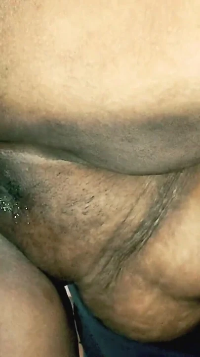 Must-share moment from "Desi bhabhi devar ko rahi hai hard core"