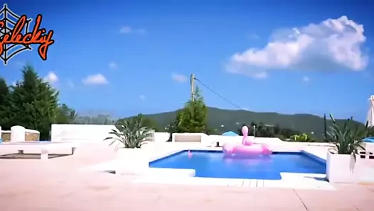 Alexis kristal ve cassie ibiza, ağızda kırıntı