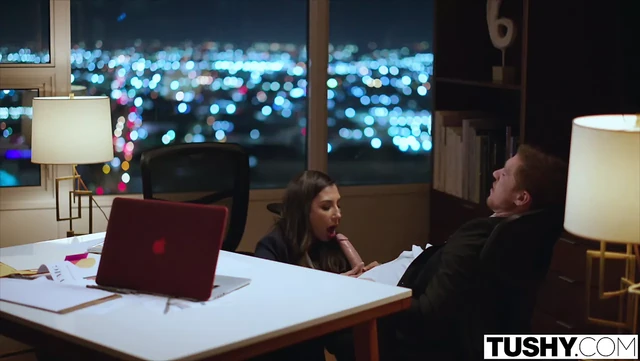 TUSHY - секс-терапевт Gianna одержима анальными фантазиями