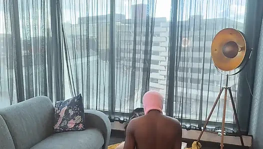 Bakış açısı otel odasında pencere manzaralı ilk büyük zenci yarağımı sikiyorum