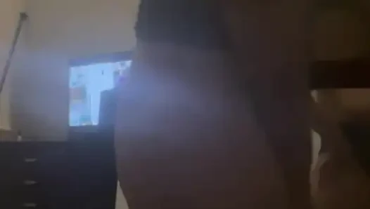 Aman tanrım! Gerçekten bir yarağa ihtiyacım var.