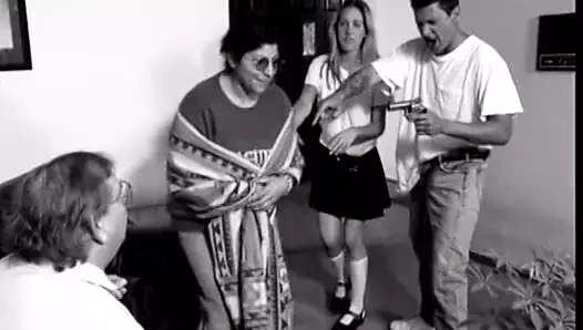 Adam seks yaptıktan sonra sarışın kadının yüzüne boşalıyor