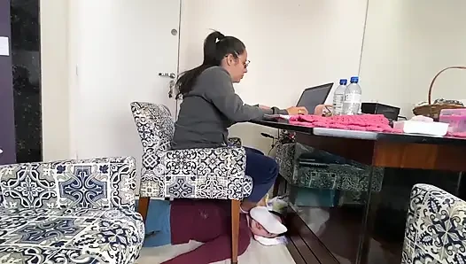 Tanrıça Kiffa'nın kullanmak için gerçek hayat köleleri var