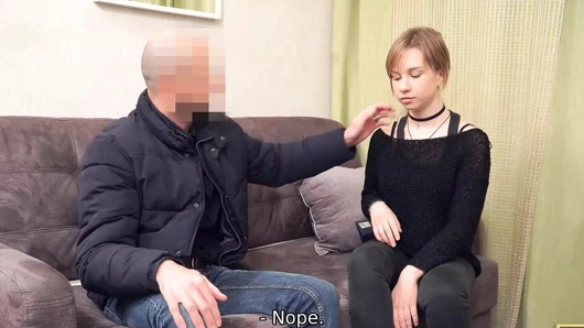 DEBT4K. Seks saf kızın işleyiş şeklidir