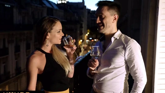 Tiffany Leiddi kocasının önünde bir adamla seks yapıyor