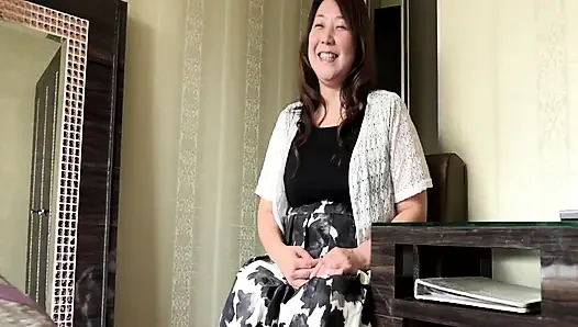 Tombul Japon orta yaşlı seksi kadın
