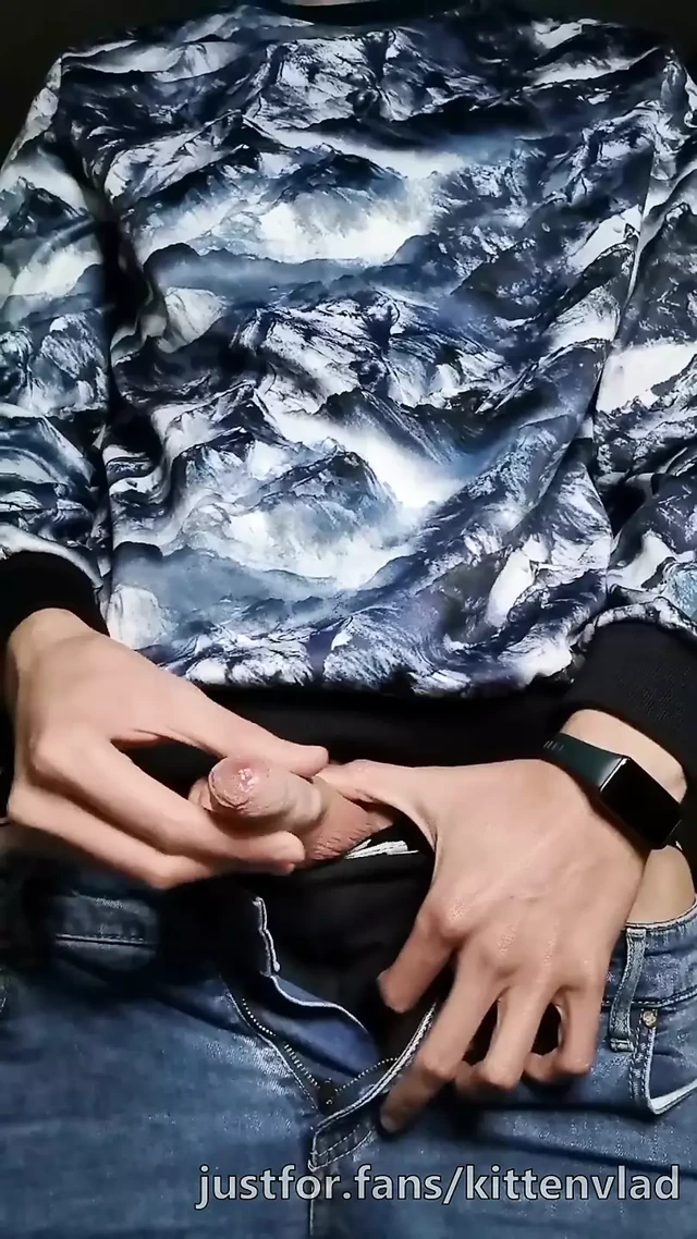 Kittenvlad dolu her şeyi ile boşalmak