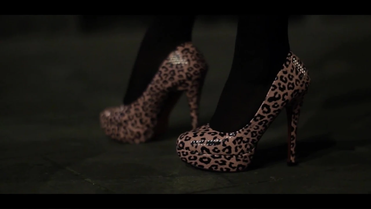 मुझे कुतिया चोदो - गांड चुदाई