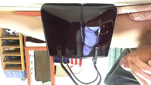 patent çanta üzerinde Cum