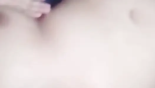 Üvey kız kardeş doğum gününün kutlamasında sikiliyor.