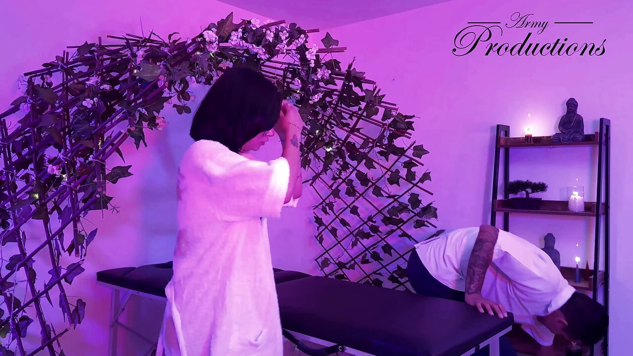 Hot Latina needs sex and uses her masseur's huge cock to get fucked without a condom