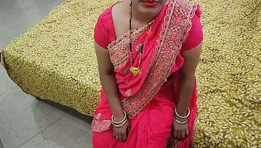 Gawo'nun desi yengesi evini aradı ve mutfakta seks yaptı, sevimli baldızım ilk kez biliyor, küçük domaltmalı ve net Hintçe