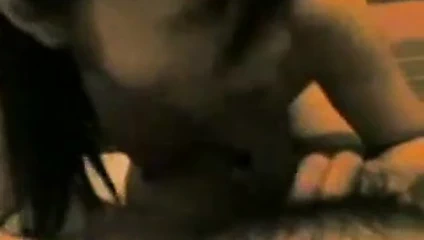 Kocasının karısının arkadaşı, erkekliğine oral zevk veriyor