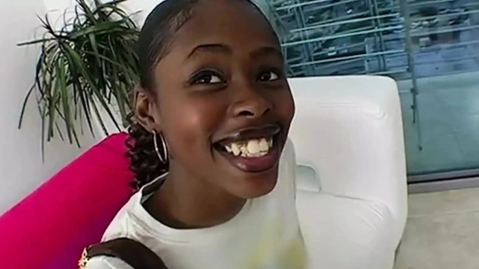 Brown Sugar ağzında ve amında sikebileceğin bir kız türüdür