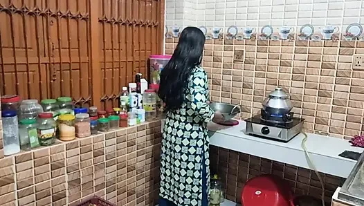 Bangla sesli anal yakın çekim videosu. Hintli evli kadında yeni anal video