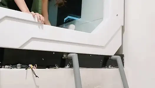 Malezyalı kız güzel vücut büyük memeli banyoda sikişiyor
