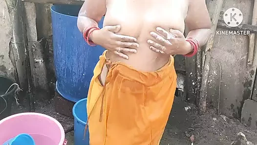 Anita yadav banyo dışında