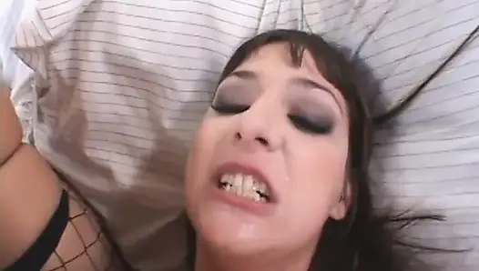 Amcık yalayan göt sikişi parmaklıyor