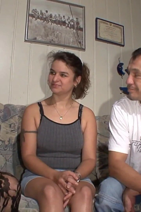 Yaşlı Alman çift yeni genç komşu ile ateşli seks yapıyor üçlü grup seks dölleme