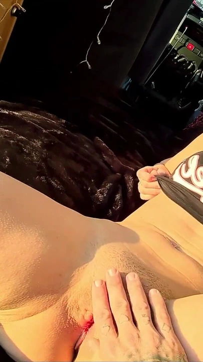 "Minyon Alman üniversiteli kız Mona 18 eve dönerken sikişiyor" dan ikonik an