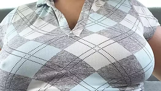 Zenci kadın arka koltukta sırılsıklam oluyor