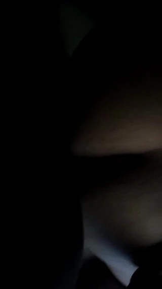 Cüce kaltak arkadan görüntü alıyor