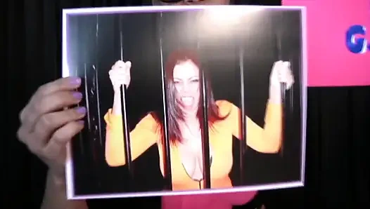 Alexis Grace, Katie Cummings'in yer aldığı 600 haber