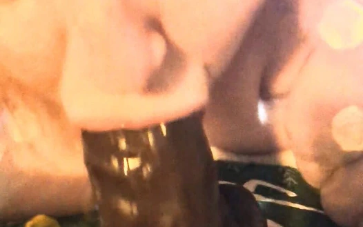 Yarağının emilmesinin en iyi hediyesi nedir? Edepsiz bir sürtük tarafından