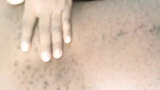 Kilit altında rahip