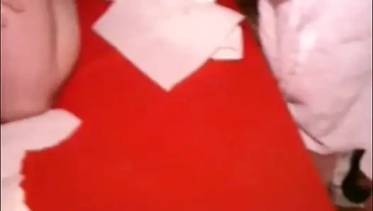 Azgın sikişen kadınlar kulüpte altın zaman