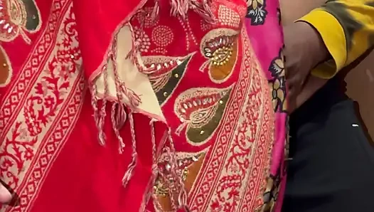 Kız kayınbiraderi ile mutfakta sert sikiliyor