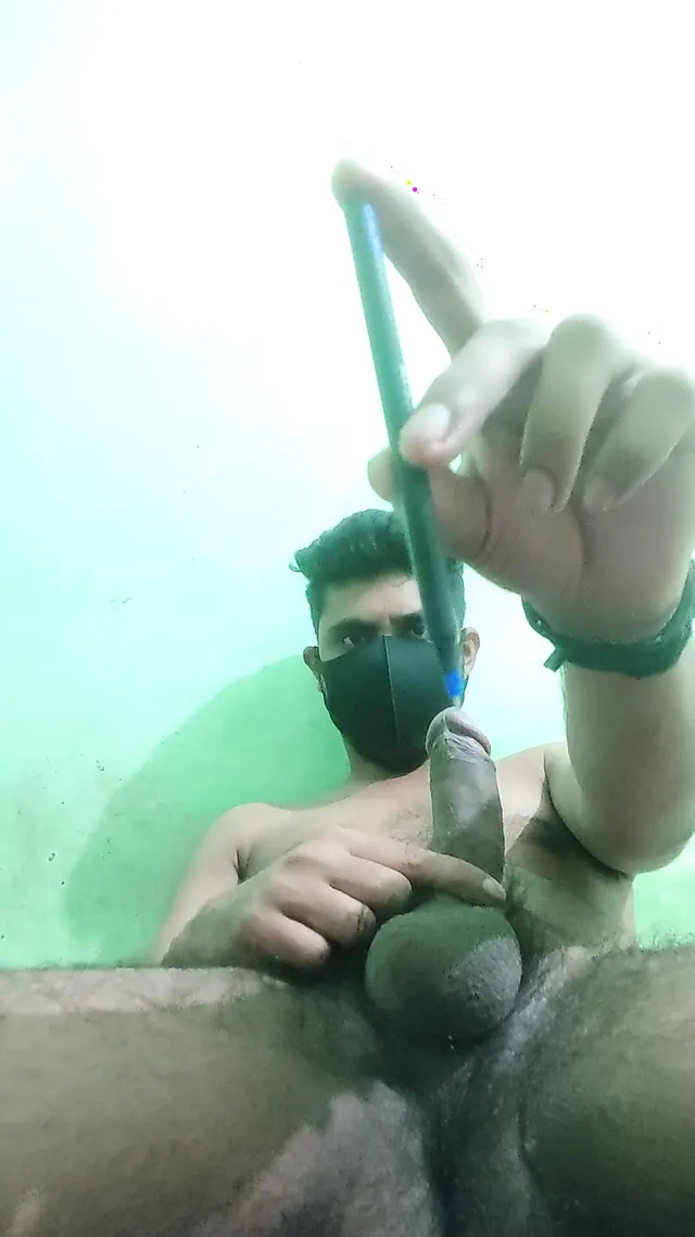 Büyük yarak undar tha pan. oyun tavasında oğlan yarağı