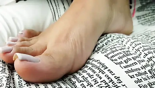 Gabriela Sampaio'un keskin tırnaklı tehlikeli ayakları