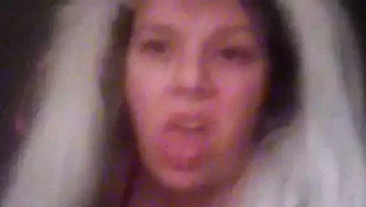 Seksi kız yung rani'nin yeni sanatçı şarkısıyla dans ediyor