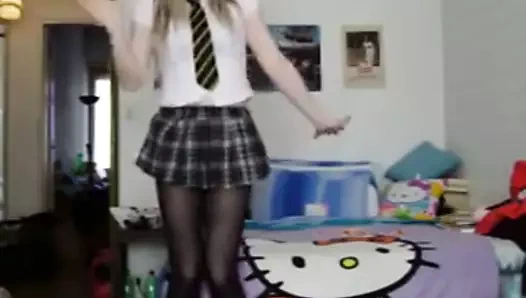 Güzel okul gurusu seni bir dansla alay ediyor