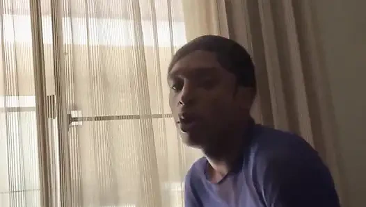 Herkesin içinde büyük yarağımı okşamamı izle