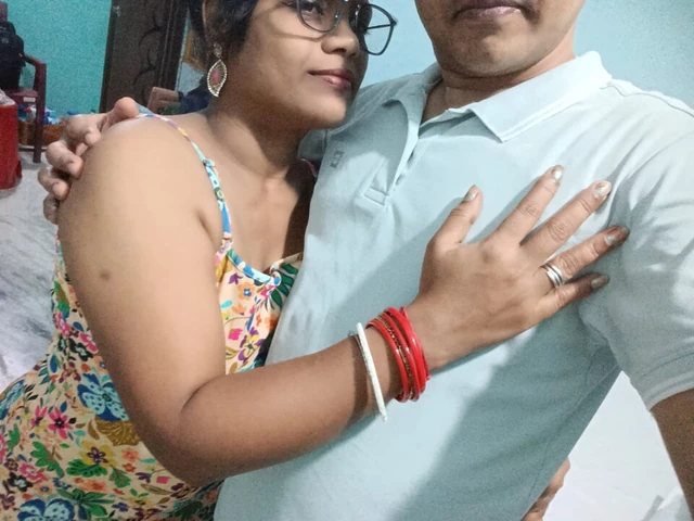 Профессор колледжа Mira Secret занимается сексом с молодым директором и киской с кримпаем - вирусный секс