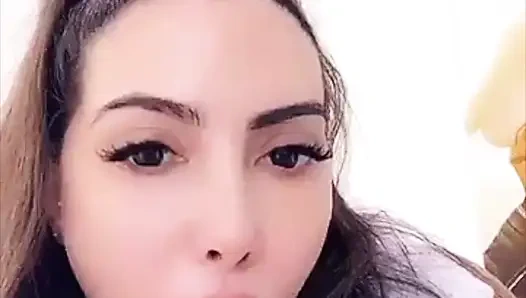 Lela Star'ın büyük götlü twerk ve domaltmalı mastürbasyonu
