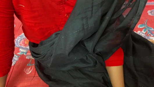 Hintli ateşli seksi teyze benimle sert sikişiyor