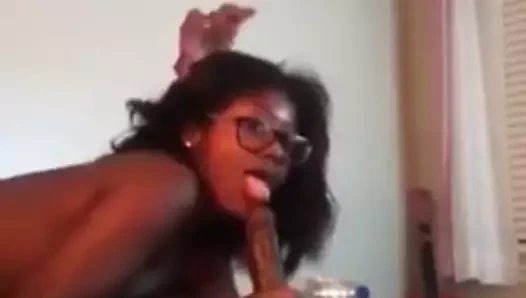 Bajan asosyal kız alır eylem