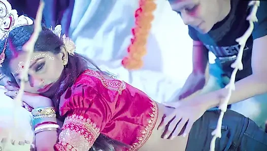 Ateşli evli kadın erkek arkadaşıyla seks yapıyor...