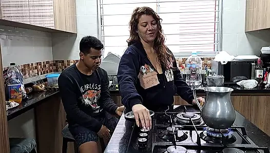 Üvey kardeş emme horoz içinde the mutfak