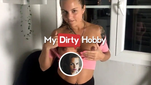 Kinky arya_laroca onun horoz sürme tarafından yeni komşusu ile buzu frenler - mydirtyhobby