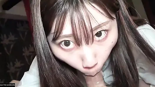 Şıklık güzel bir kız tarafından parçalanıyor